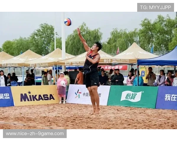 沙滩排球燃情夜赛，球场上的激情星火，沙滩排球比赛录像